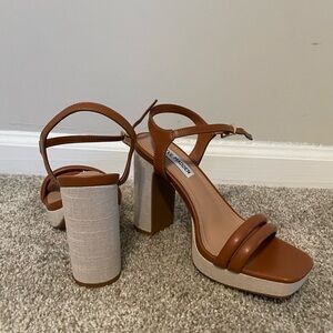 New Steve Madden shoes. Never wear